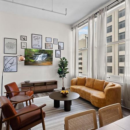 Indy Metro Stay - Sleeps 8 - Skywalk Access - Monument Circle Индианаполис Екстериор снимка