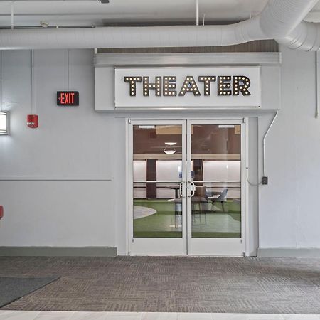 Indy Metro Stay - Sleeps 8 - Skywalk Access - Monument Circle Индианаполис Екстериор снимка