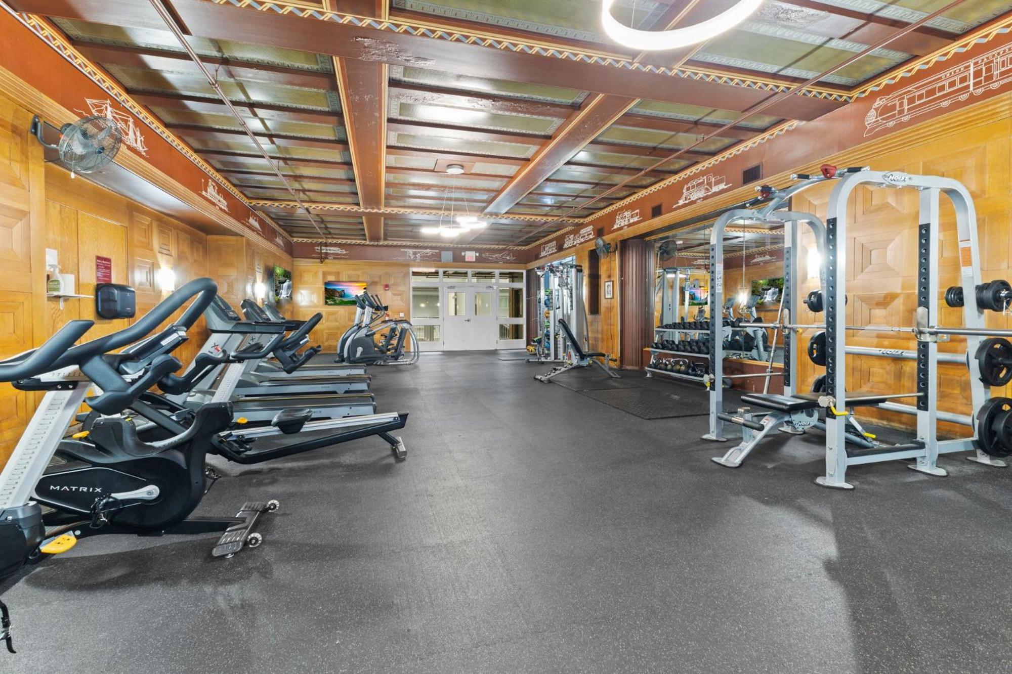 Indy Metro Stay - Sleeps 8 - Skywalk Access - Monument Circle Индианаполис Екстериор снимка