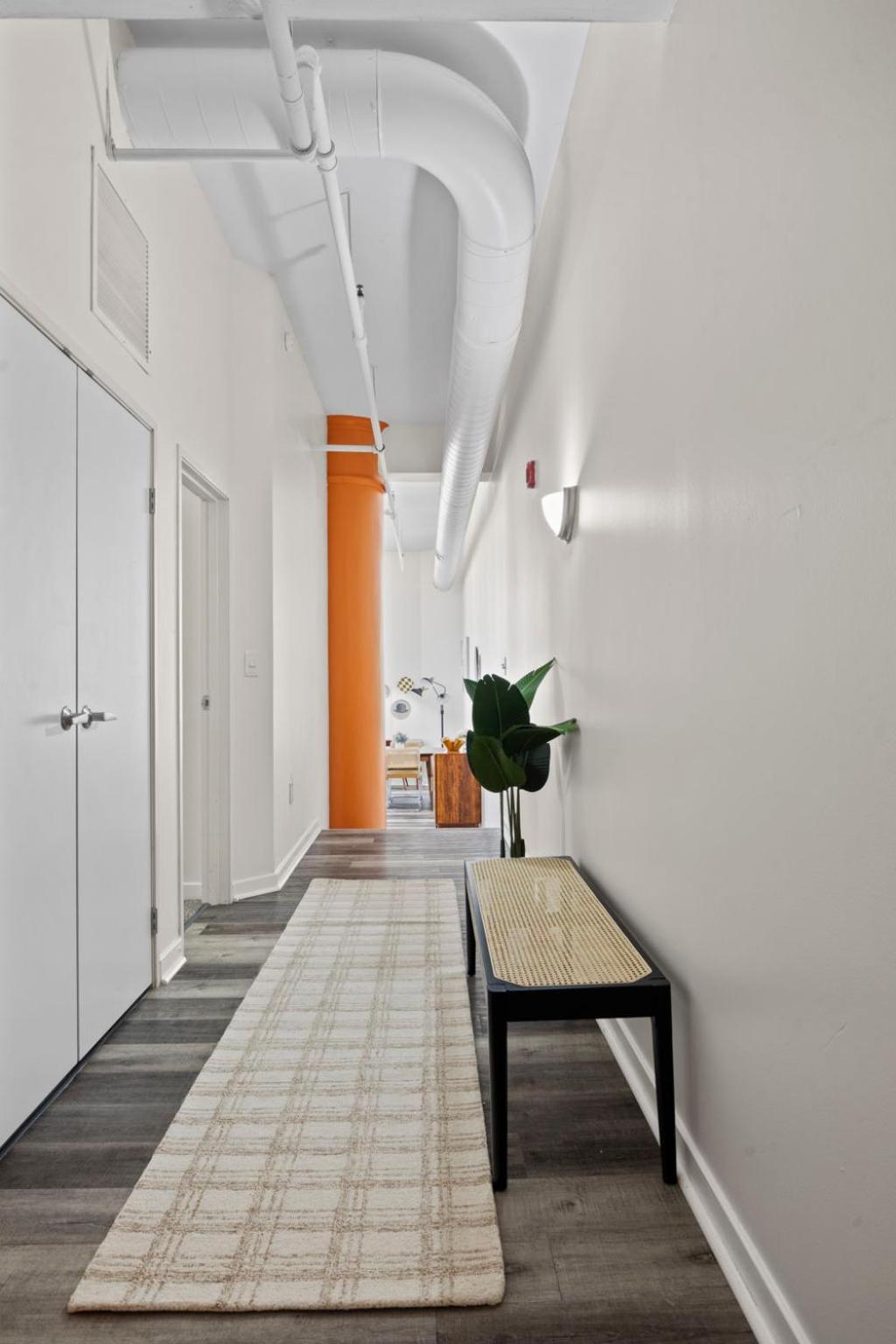 Indy Metro Stay - Sleeps 8 - Skywalk Access - Monument Circle Индианаполис Екстериор снимка