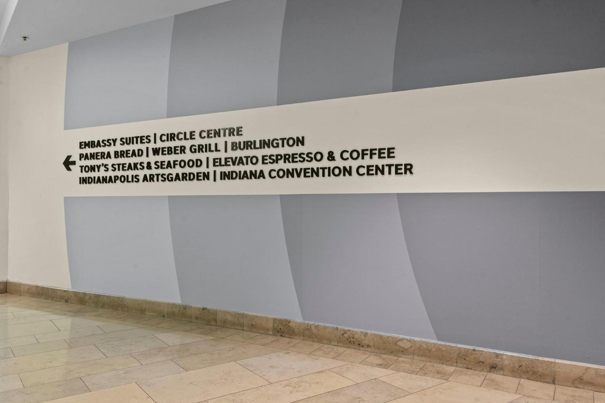 Indy Metro Stay - Sleeps 8 - Skywalk Access - Monument Circle Индианаполис Екстериор снимка